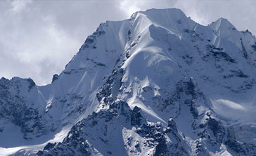 Naya kanga peak climbing 